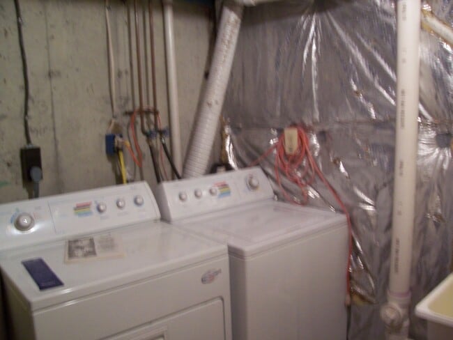 Building Photo - 3 Level Townhome- Odenton, MD