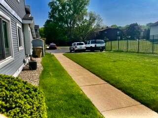 Beautiful yard right outside living room and kitchen - 2016 McKenna Blvd