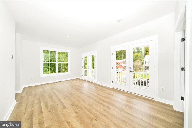 Building Photo - 801 Cedar Ave