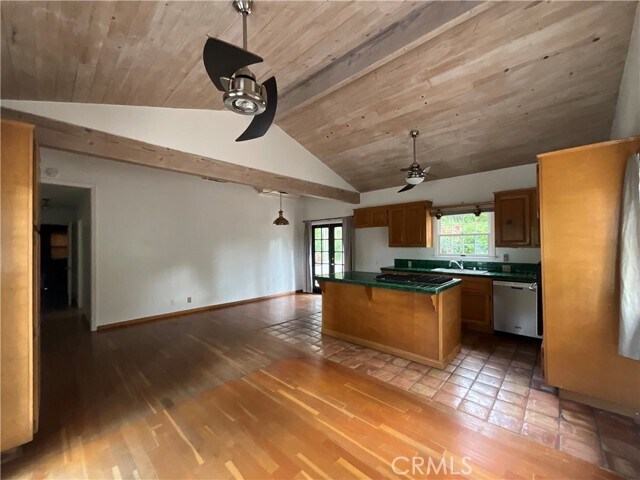 Building Photo - 2029 Las Palomas Dr