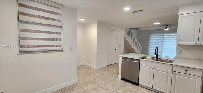 Building Photo - 1599 Veracruz Ln