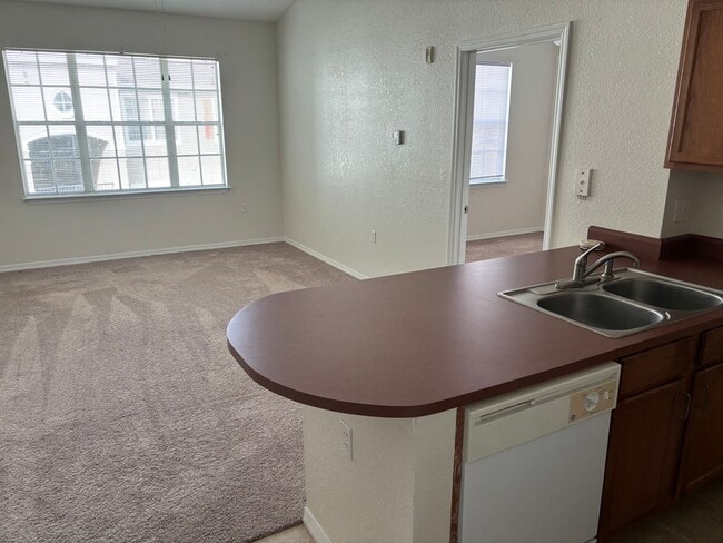 Building Photo - Villa Valencia Spacious 1 Bedroom Near Valencia Community College and 408
