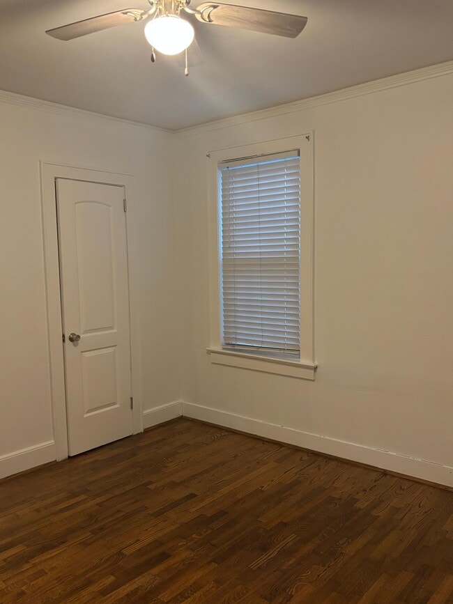 Building Photo - 401 N Magnolia St