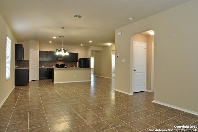 Building Photo - 4 Bedroom/2 Bath Amhurst Subdivision