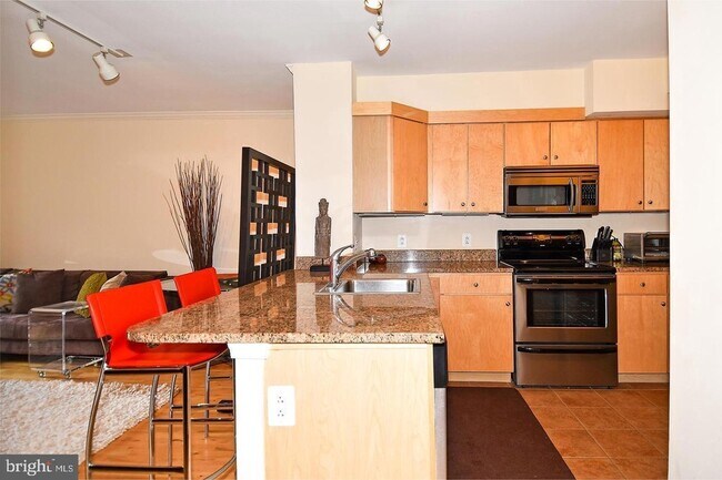 Building Photo - 616 E Street NW Unit 902