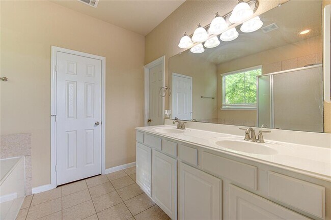 Building Photo - 6907 Stevenson Dr