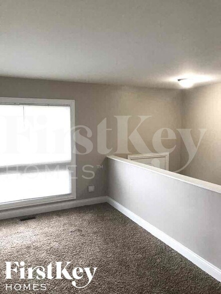 Building Photo - 430 E Clark St