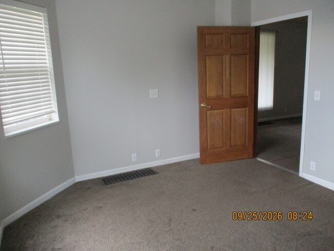 Building Photo - 611 Liberty Dr