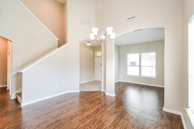 Building Photo - 9286 Hawkeye Dr