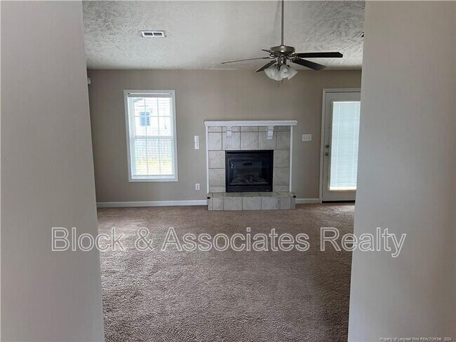 Building Photo - 1465 Avoncroft Dr