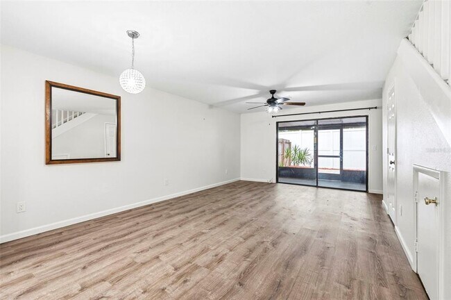 Building Photo - 2871 S Pines Dr