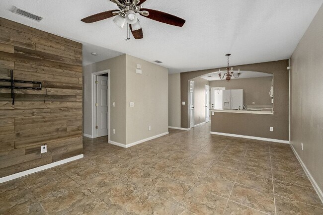 Building Photo - 3 bedroom, 2 bathroom townhome in Sonesta ...