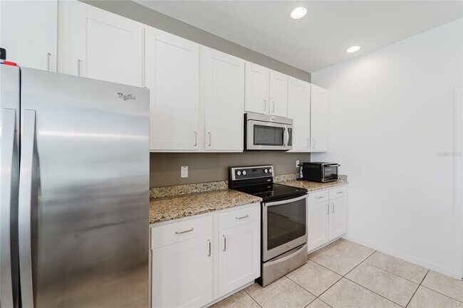Building Photo - 851 Las Fuentes Dr