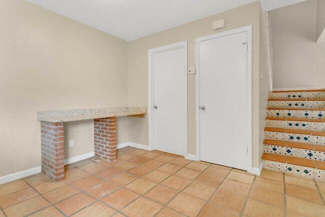 Building Photo - 5286 Willow Ct