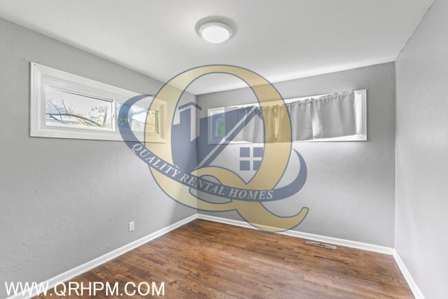 Building Photo - Available Now in Fenton!!!