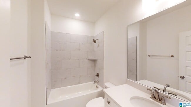 Building Photo - 12411241 Chelsea Pk Trl