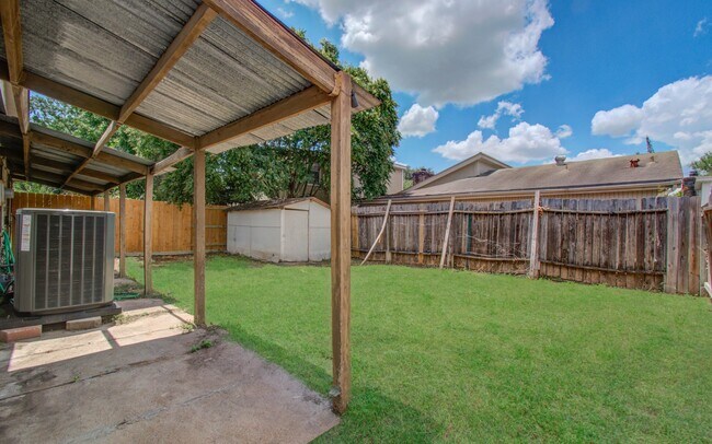 Building Photo - 6326 Briar Terrace Dr