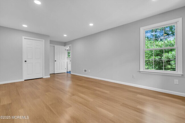 Building Photo - 2212 Candlelight Ct