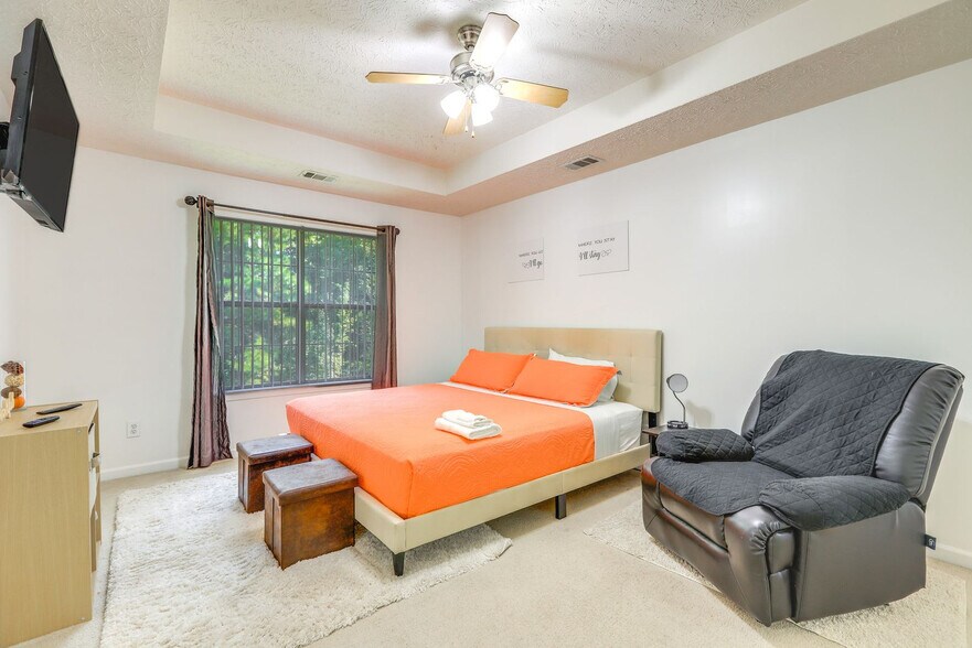 Building Photo - 10709 Barberry Dr