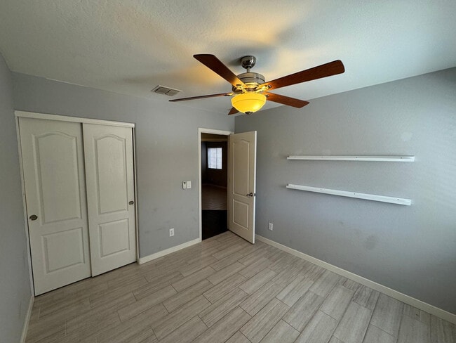 Building Photo - 24 S Willow Creek St