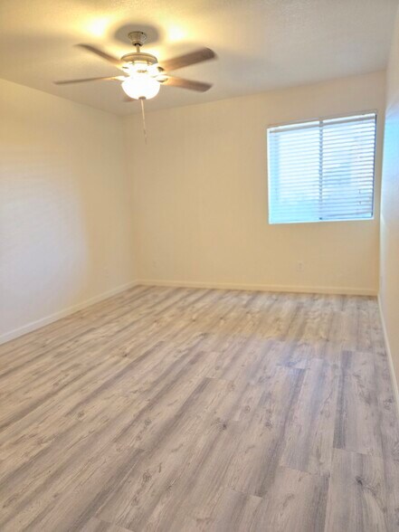 Building Photo - 5995 N 78th St