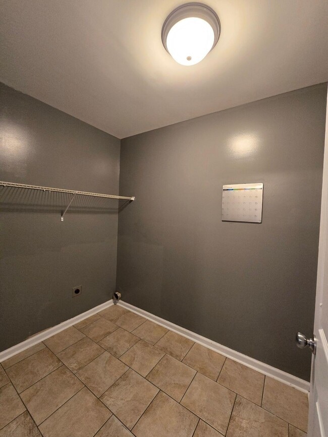 Building Photo - 206 Aberlour Dr