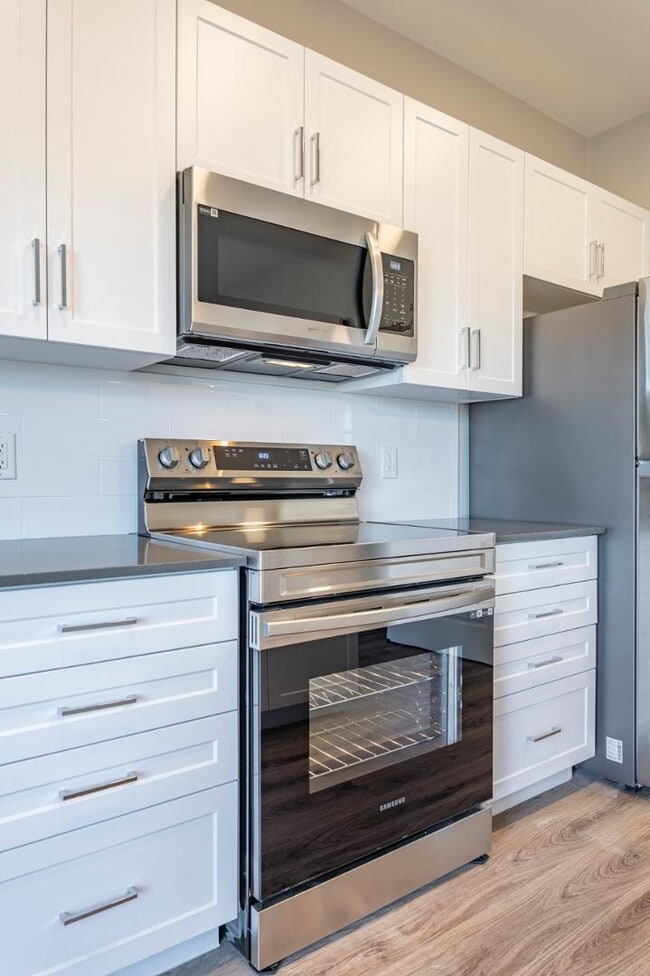 Building Photo - 432 S 32nd St