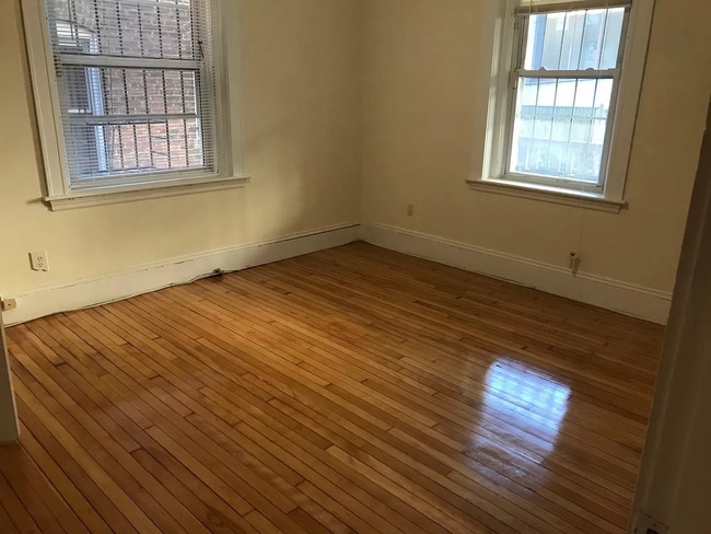 Building Photo - 1 Barrows St