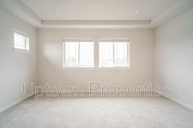 Building Photo - 16959 SW Leaf Ln