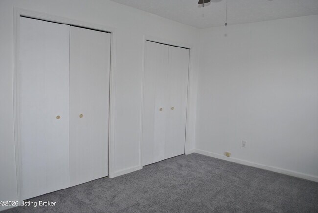 Building Photo - 4118 Hickoryview Dr