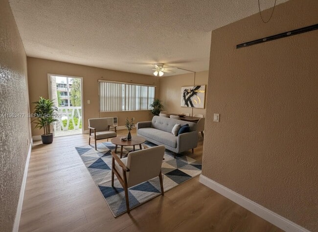 Building Photo - 1451 NE 170th St