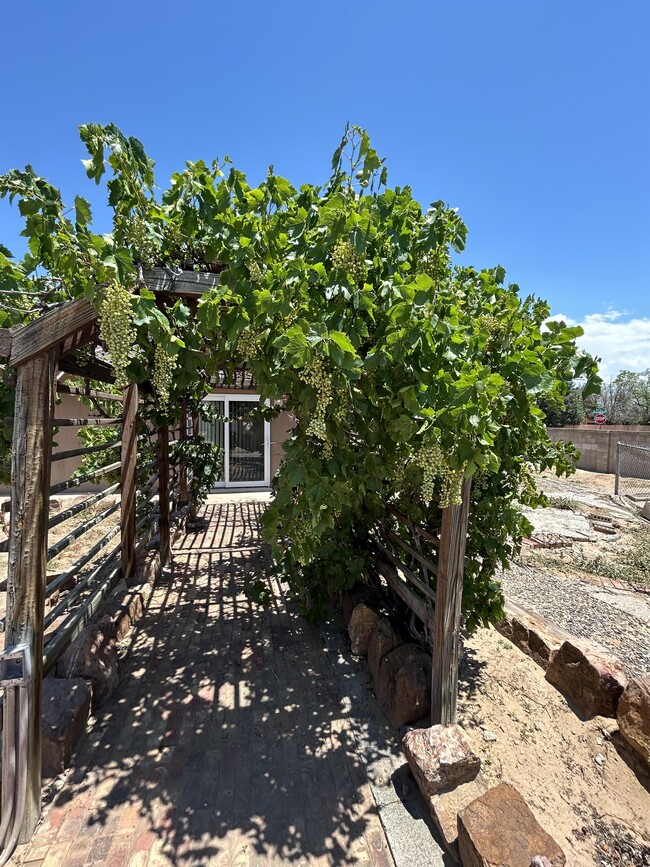 Building Photo - 6101 Equestrian Dr NW