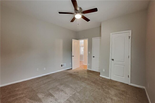 Building Photo - 3930 Summit Gate Dr