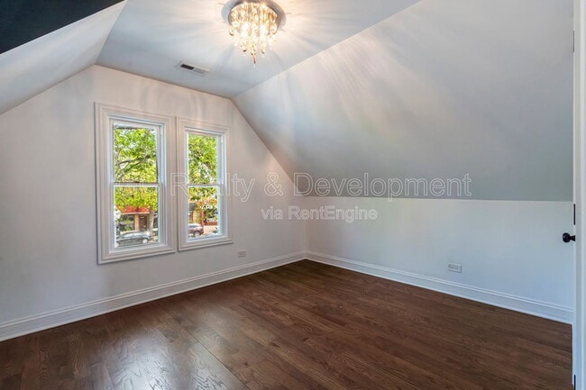 Building Photo - 5619 W Irving Park Rd