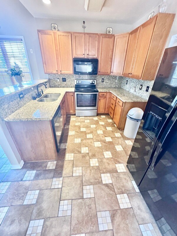 Building Photo - 3049 Danrett Ln