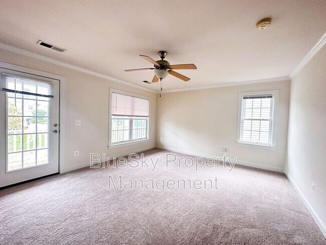 Building Photo - 948 Raymond Rd