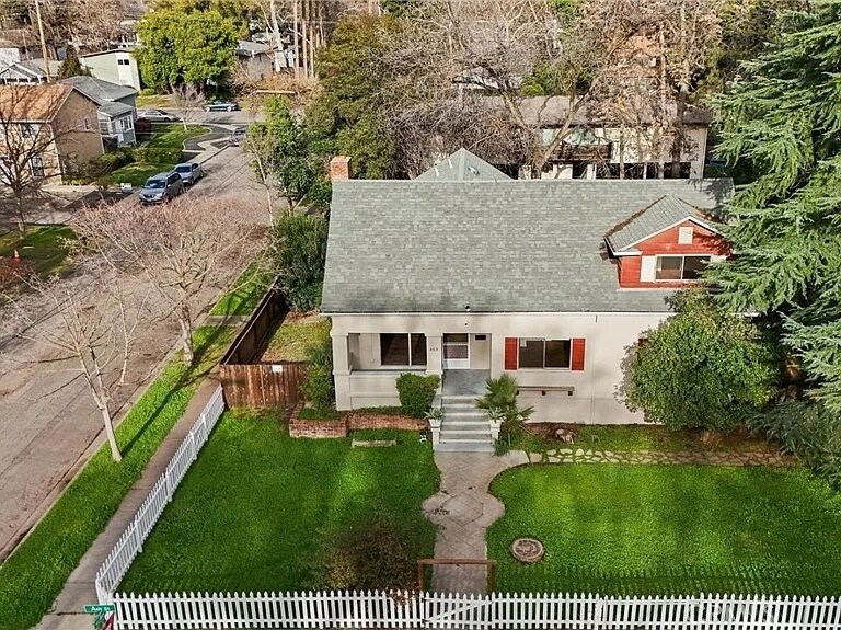 Building Photo - 403 Ash St