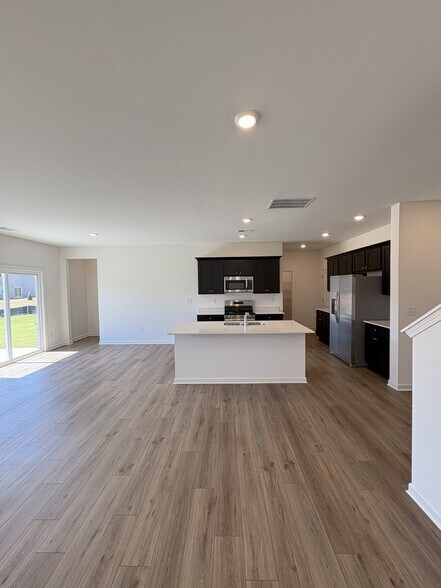 Building Photo - 212 Paisley Way