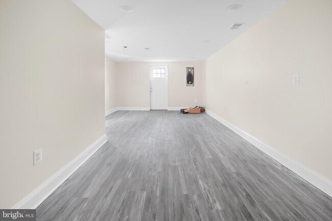 Building Photo - 713 Marcy Ave