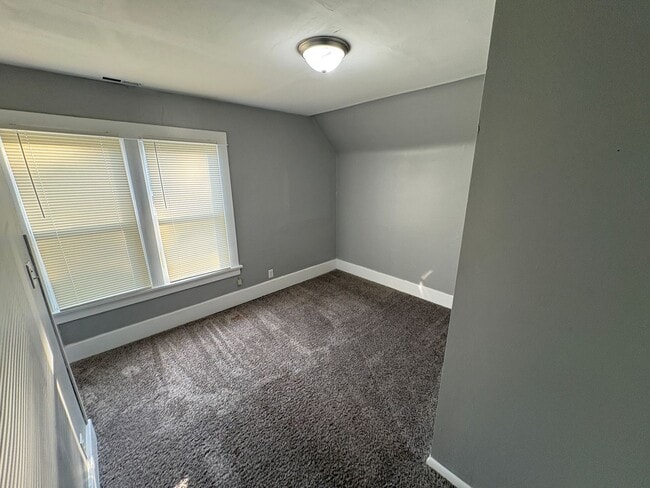 Building Photo - 2800 R St