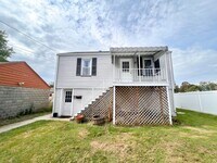 Building Photo - Beaver Falls - 2 bedroom 1 Bath Home