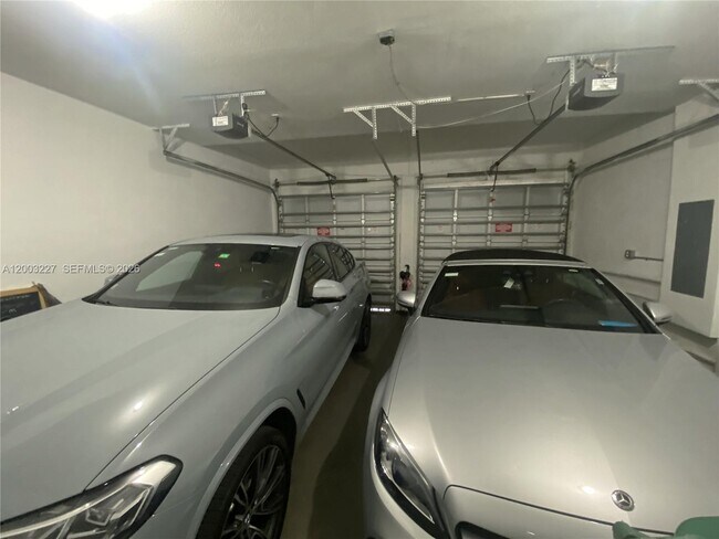 Building Photo - 10770 NW 74th St