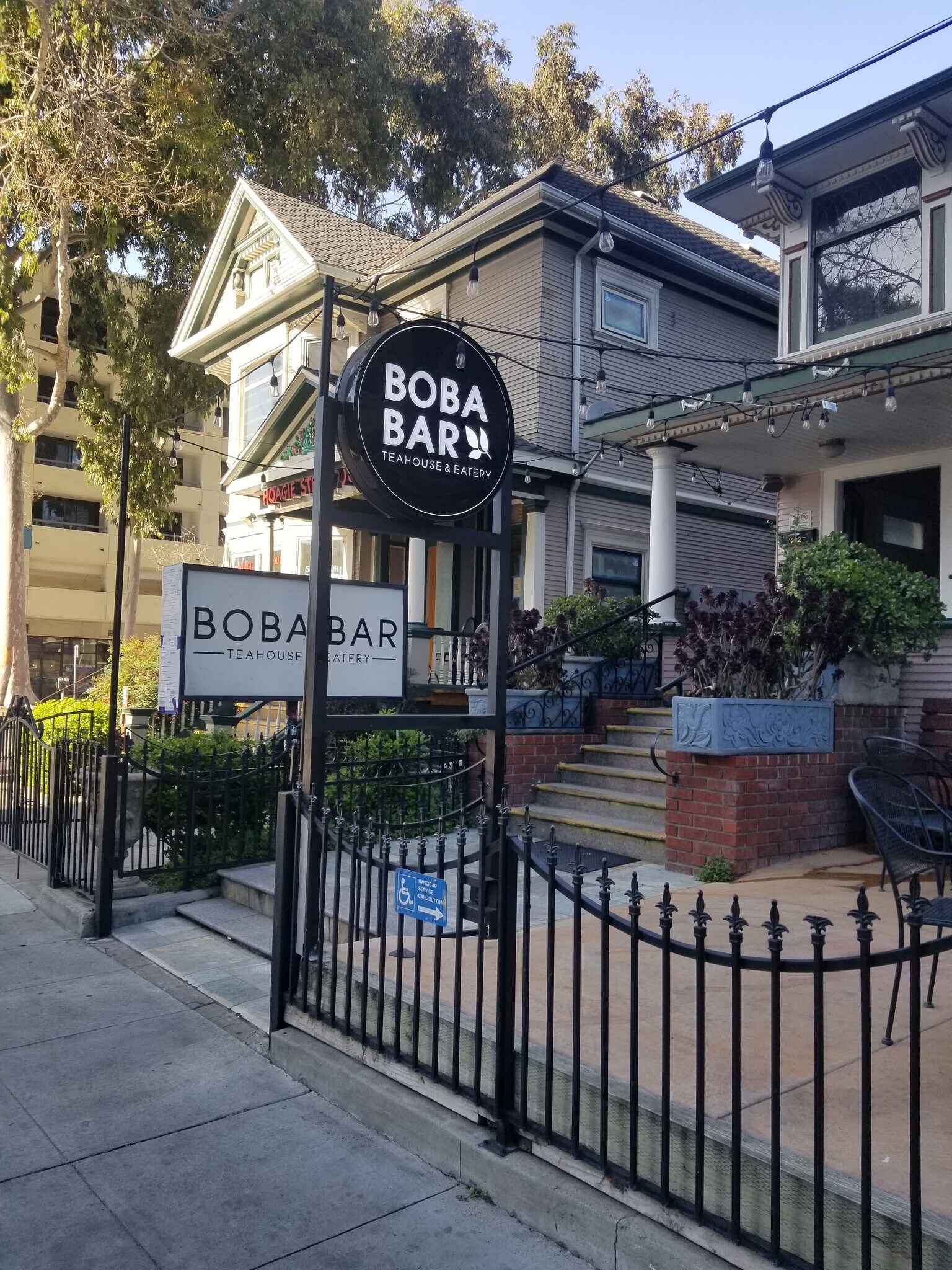 The neighborhood - 135 E Reed St