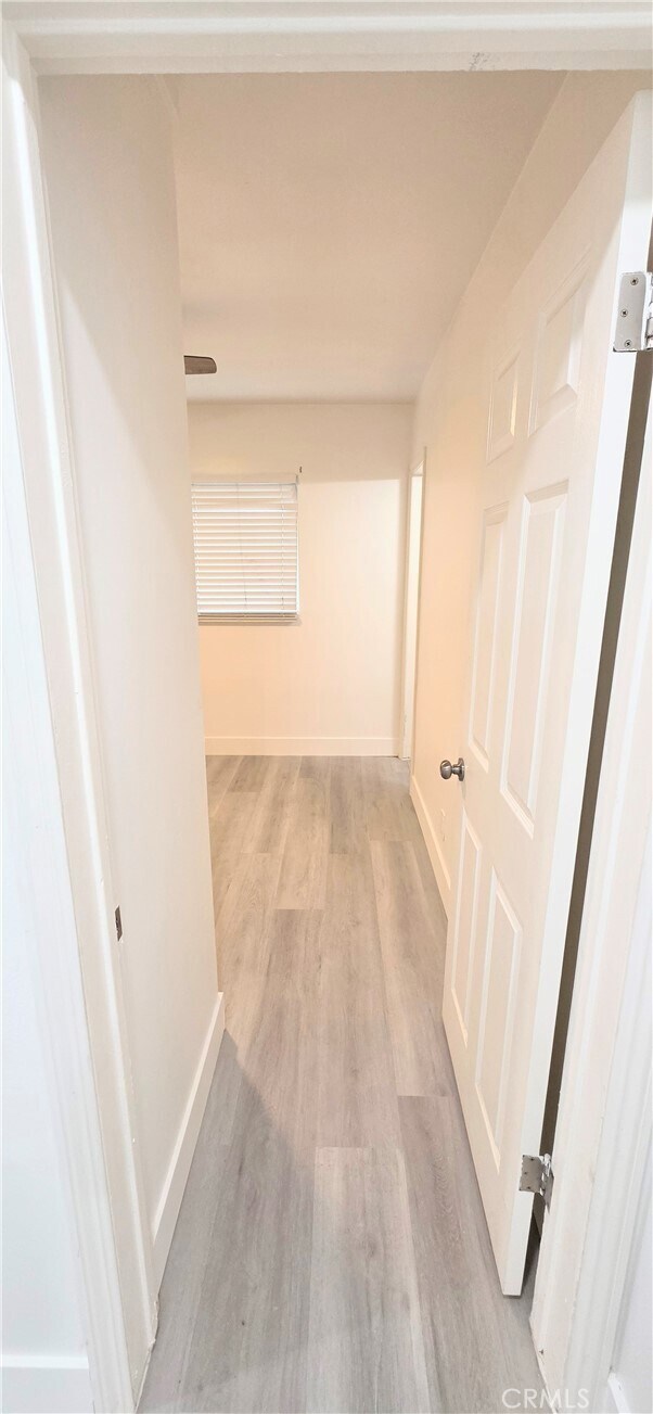 Building Photo - 10527 Western Ave