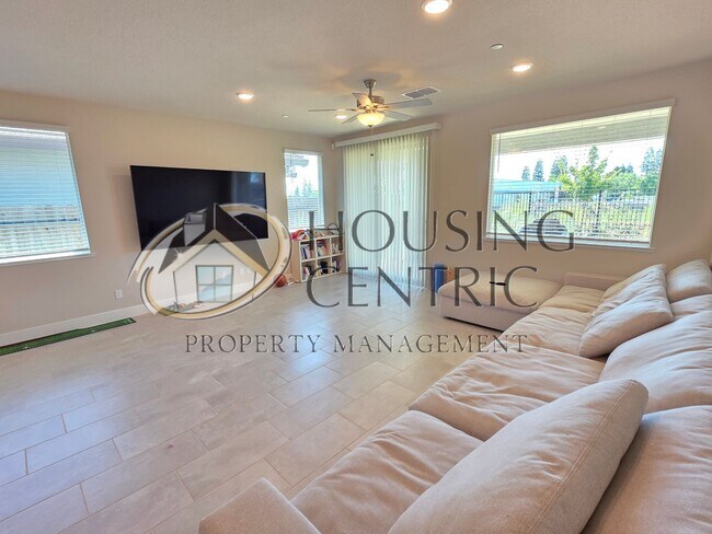 Building Photo - 3056 Poas Wy