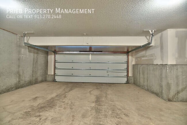 Building Photo - Prairie Haven Duplex - Available January 19th