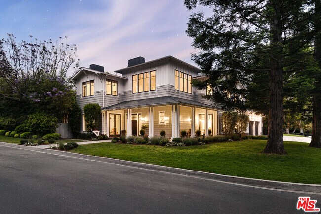 Building Photo - 800 Greentree Rd