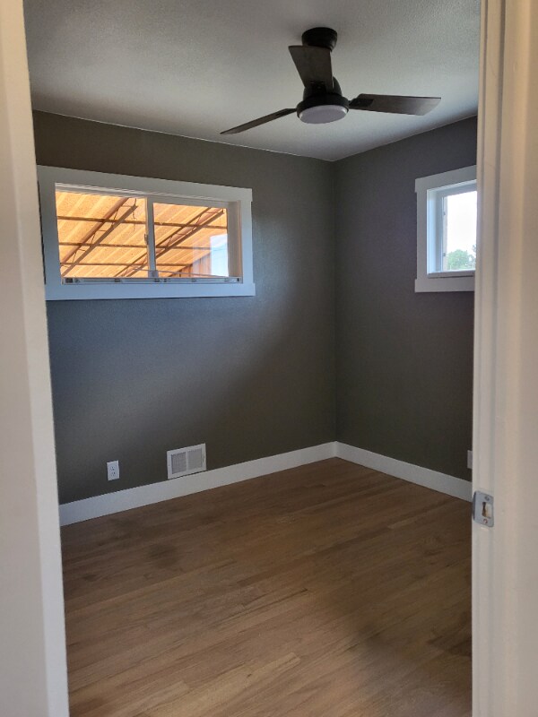 Building Photo - 1741 E 105th Pl