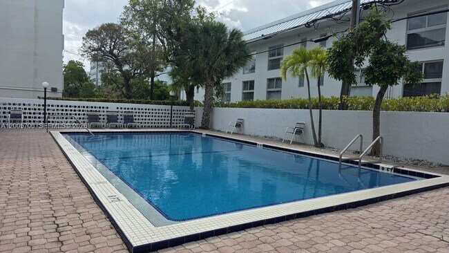 Building Photo - 250 Galen Dr