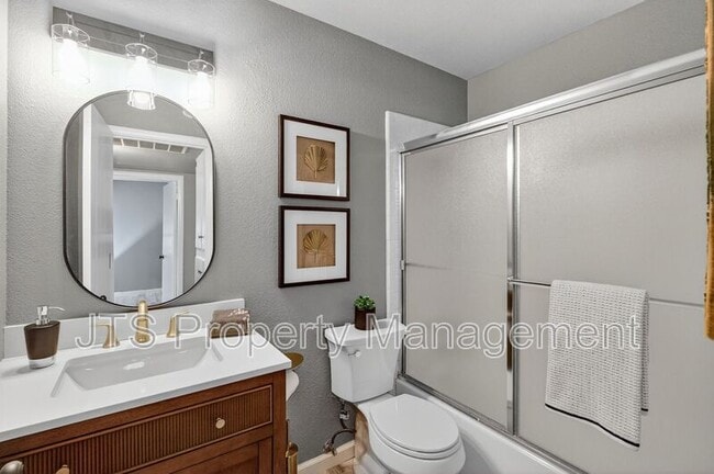 Building Photo - 6120 Westview Way